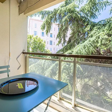 شقة Le Center Avec Joli Balcon Et Parking Pour Un Sejour