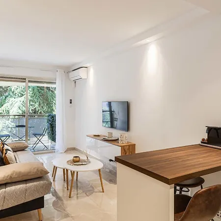 Le Center Avec Joli Balcon Et Parking Pour Un Sejour Appartement *