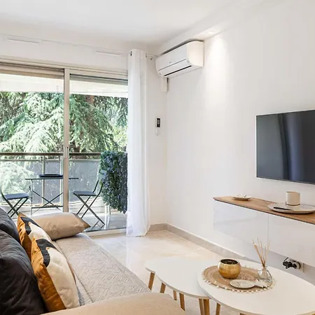 Le Center Avec Joli Balcon Et Parking Pour Un Sejour Appartement *